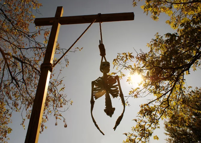 Suicide to… decorate for Halloween image